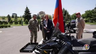 Германия передала Армении 16 снегоходов для ВС: техника поступит в Арагацотн?