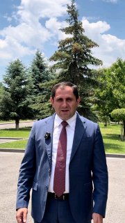 Министр обороны Армении Сурен Папикян поблагодарил избирателей Арагацотна за доверие