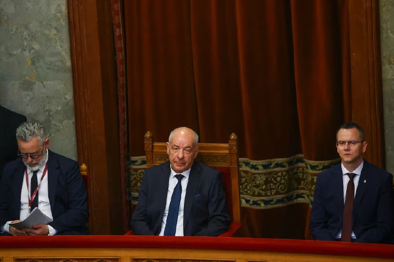 Фото здания парламента Венгрии в Будапеште, где обсуждается отстранение президента Шуйока