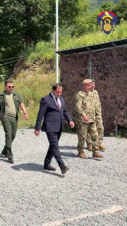 Министр обороны Сурен Папикян встретился с участниками сборов в Арагацотне