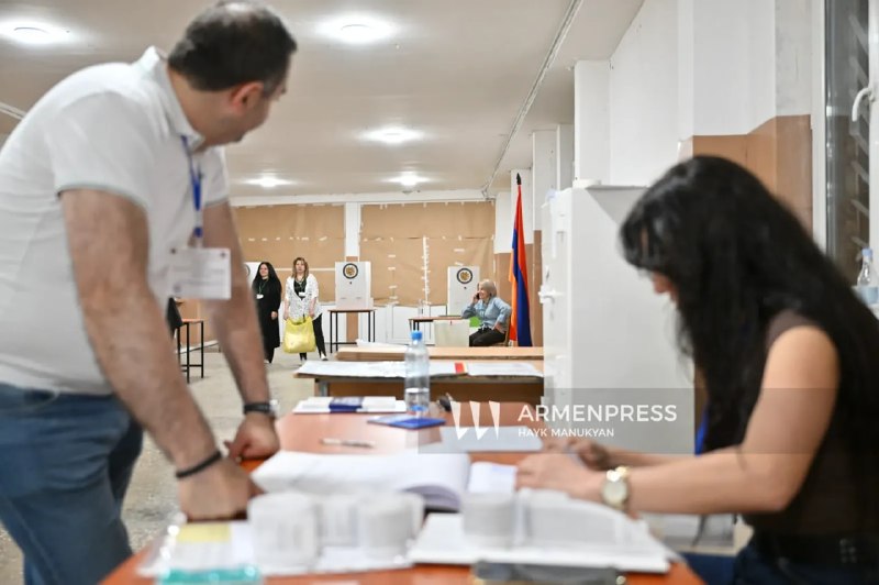ЦИК Армении опубликовал протоколы выборов: три силы проходят в парламент, «Процветающая Армения» требует пересчета в Арагацотне