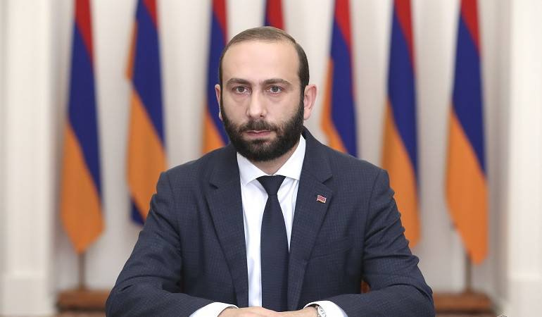 Глава МИД Армении Арарат Мирзоян уходит в отпуск, в Арагацотне ждут новостей