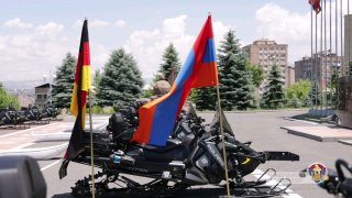 Армения получила 16 снегоходов из Германии: использование в Арагацотне для армии